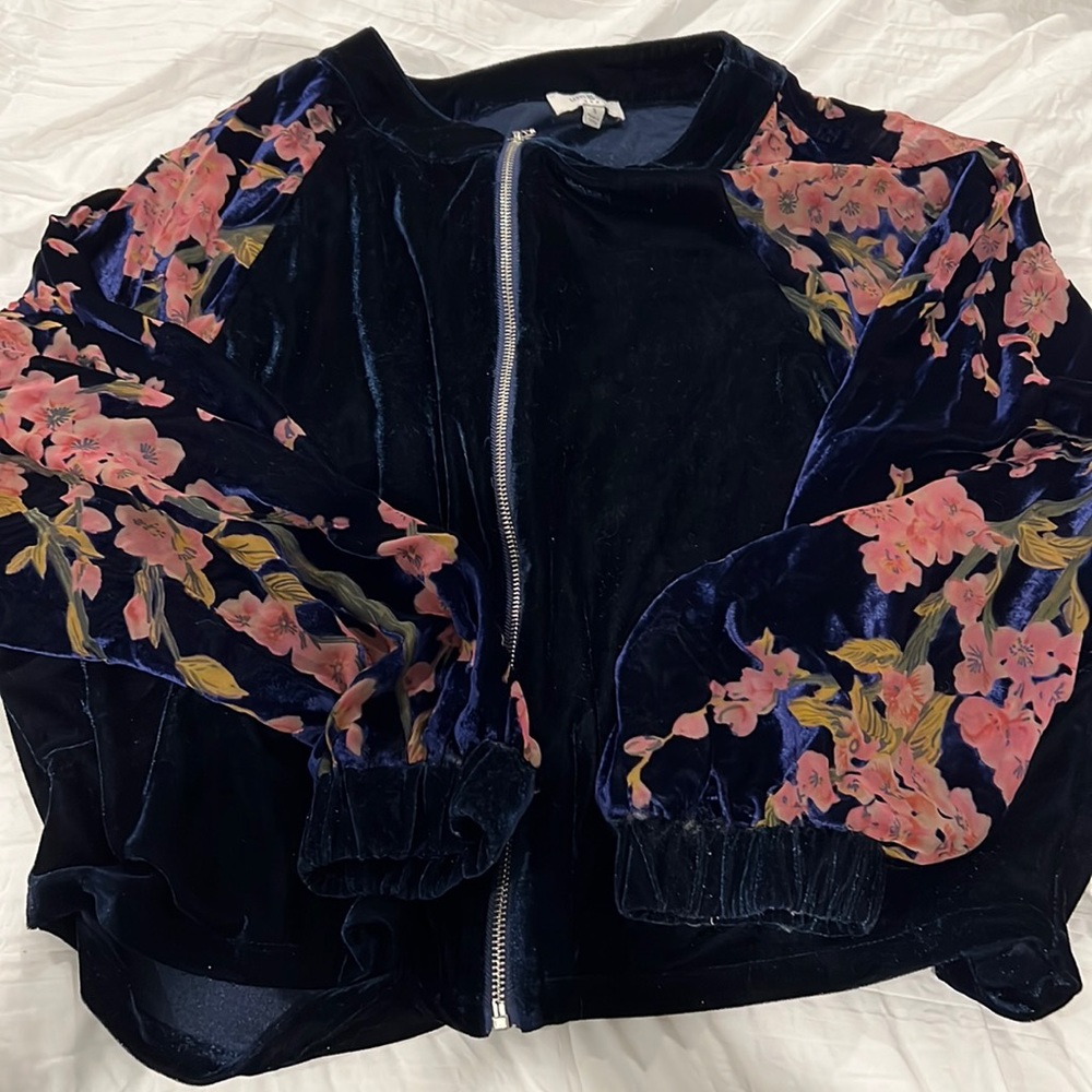 Light weight jacket